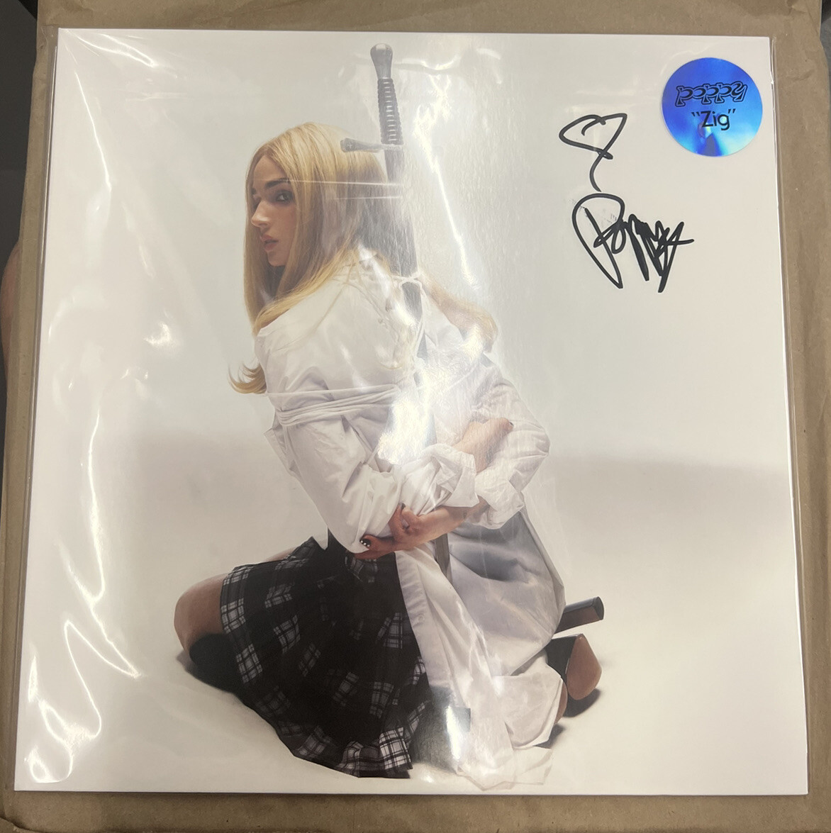 signed zig (mint green/black & white marble vinyl lp) – autographed by poppy