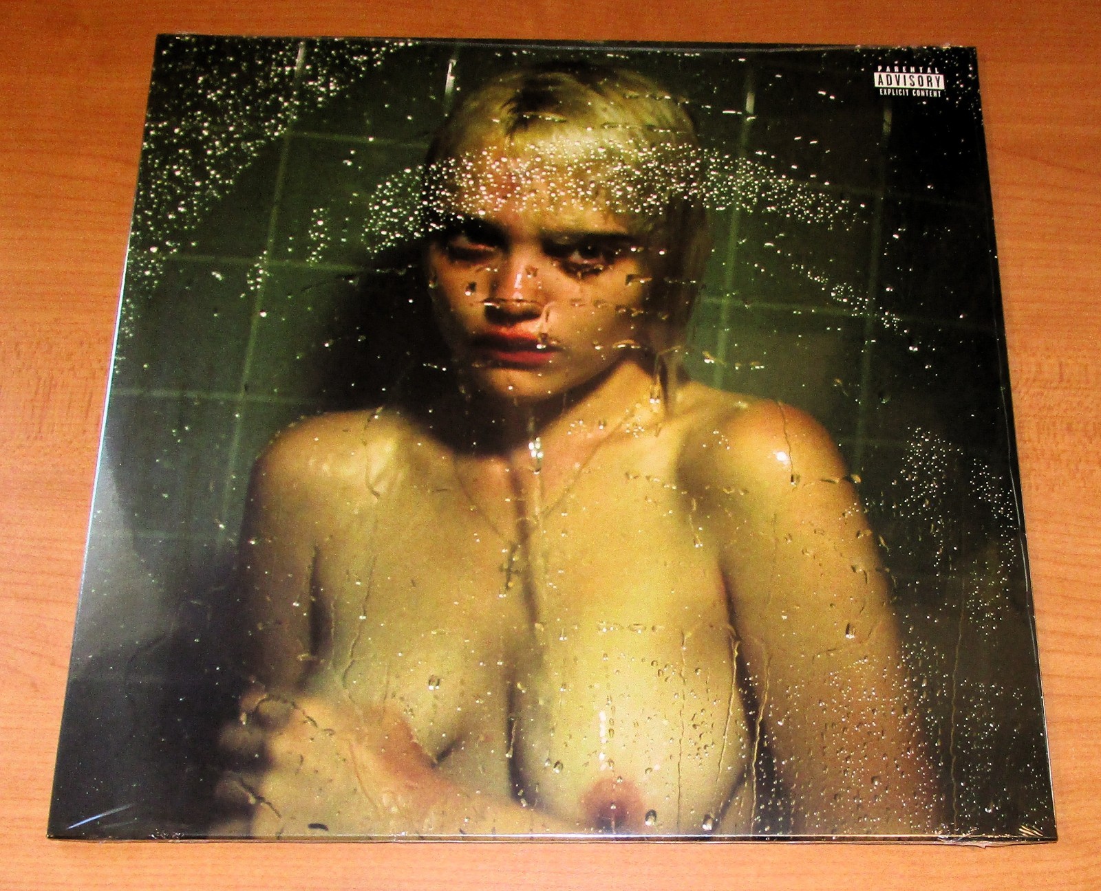 SKY FERRIERA – NIGHT TIME, MY TIME – ETR LIMITED GREEN – LOVE IN STEREO COLOR LP