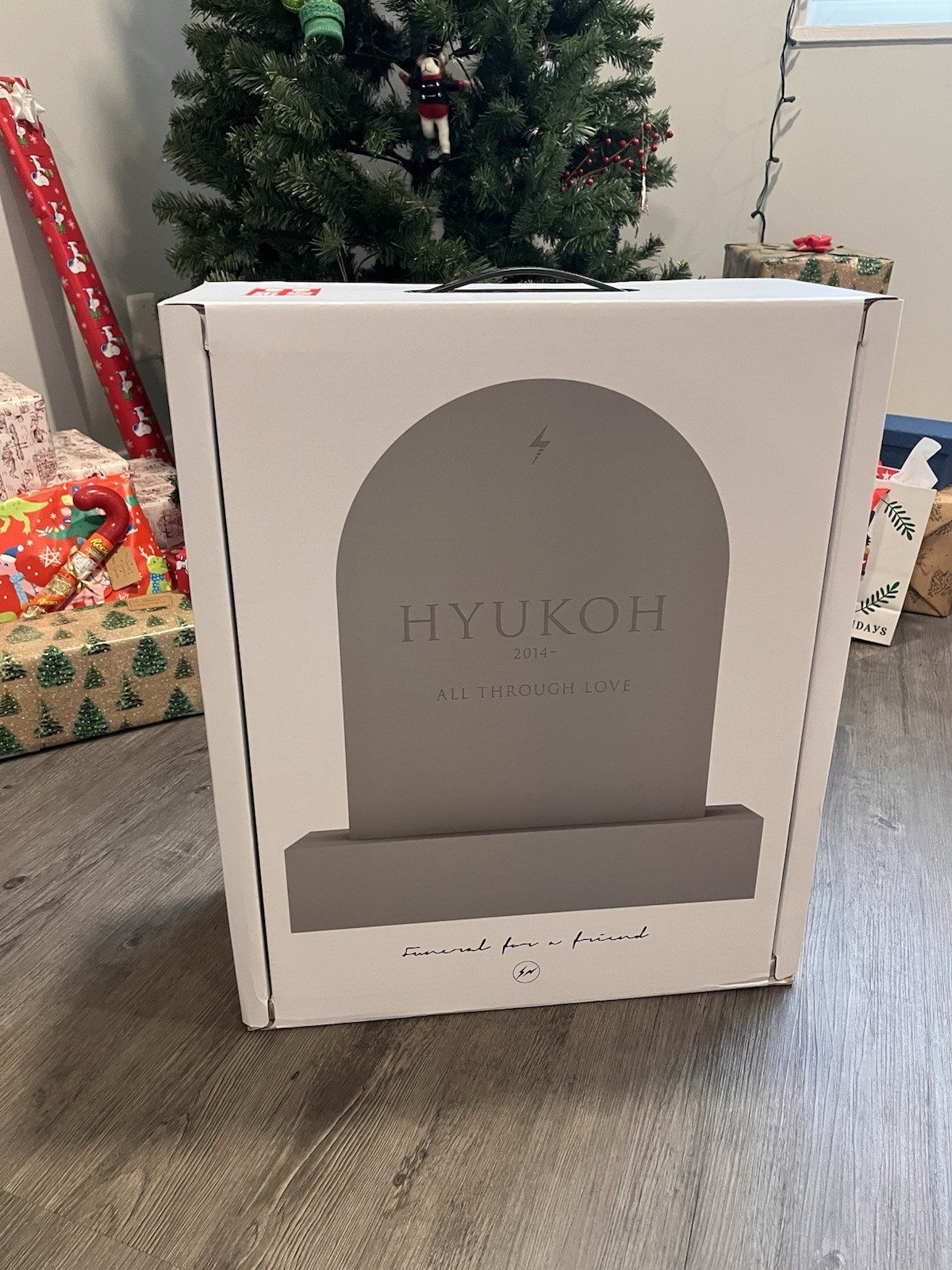 **BOX ONLY** HYUKOH “FUNERAL FOR A FRIEND” TOMBSTONE BOX (LTD TO 1993)