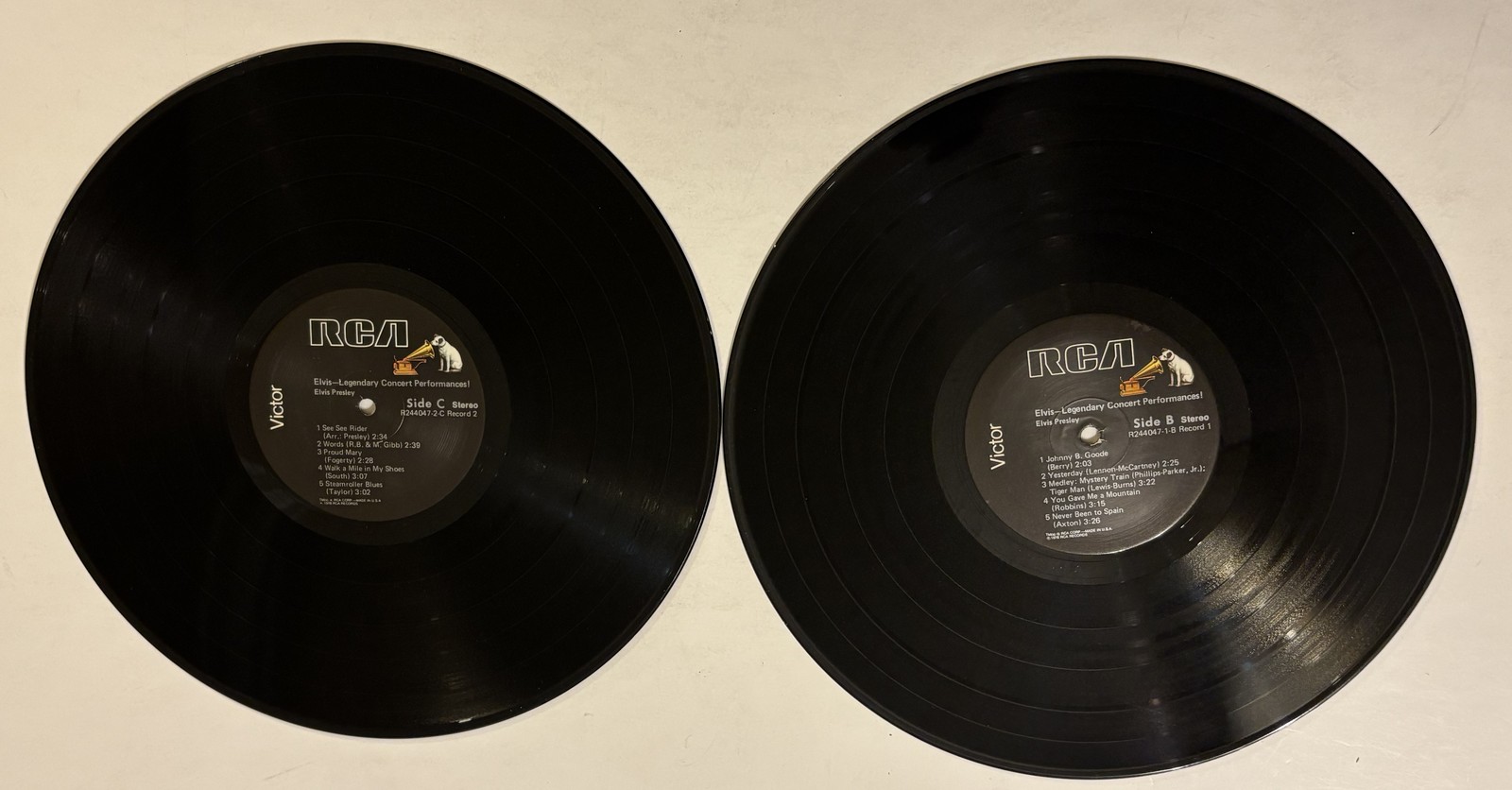 Elvis Presley Legendary Concert Performances 2xLP Vinyl Record RCA CPL2-0404 NM