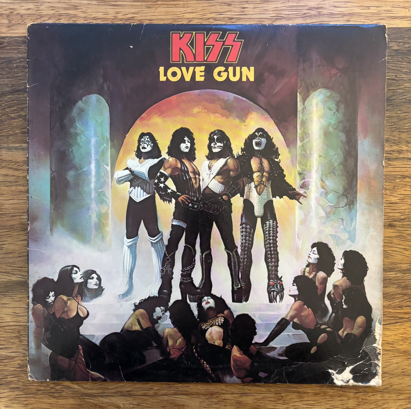 Kiss – Love Gun 12″ LP Vinyl Stereo Black Casablanca NBLP 7057 (1977)