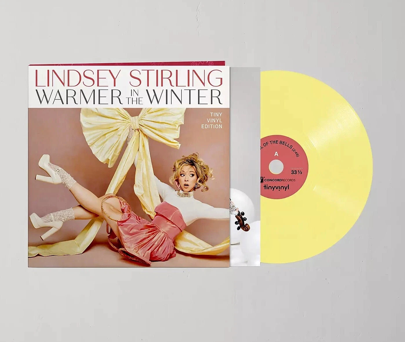 Lindsey Stirling & Sabrina Carpenter – Warmer In The Winter Tiny Vinyl Edition
