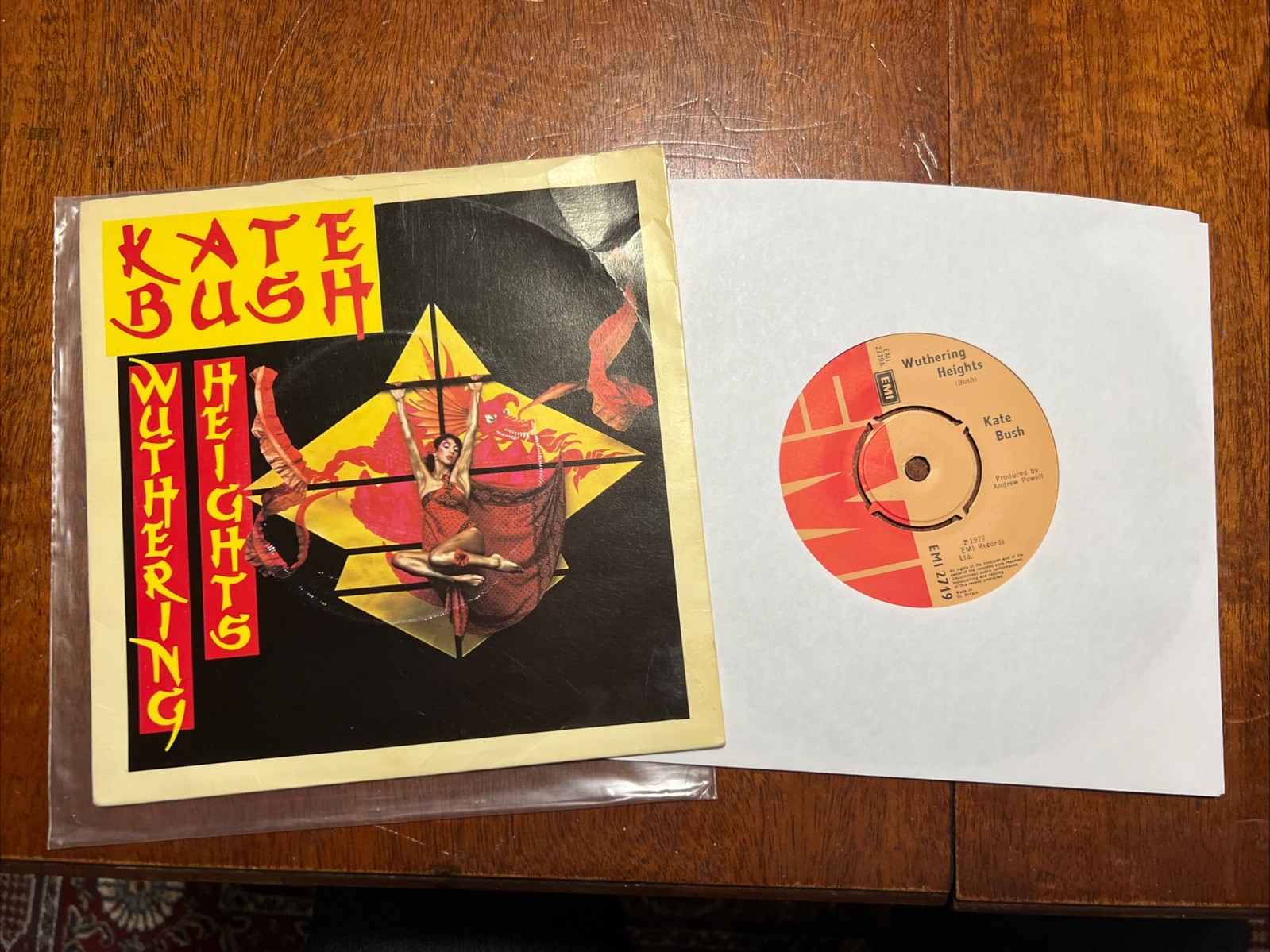 KATE BUSH -Wuthering Heights- Rare Blair UK Later Push Out Centre With Sleeve