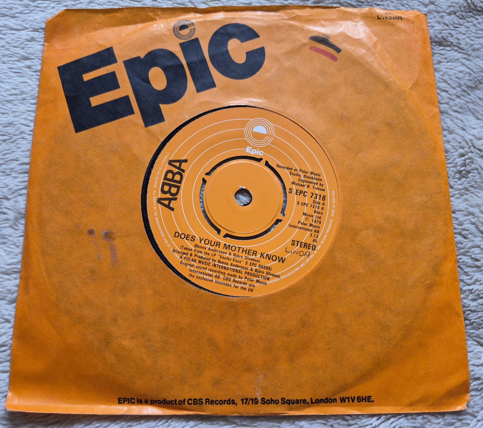 ABBA – DOES YOUR MOTHER KNOW UK 7″ SINGLE 1979 EPIC S EPC 7316 POP EUROVISION