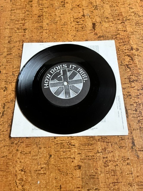 Crass How Does It Feel + Inner Rare Original UK 7″