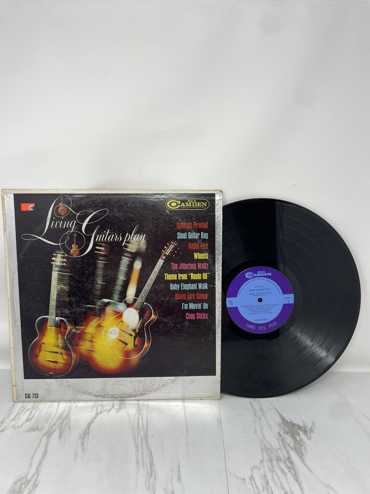 LIVING GUITARS PLAY, RCA-CAMDEN CAL-733