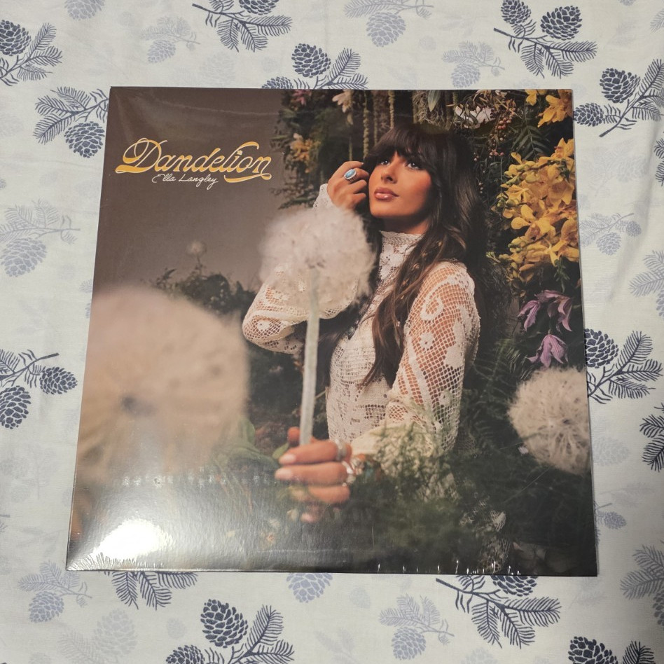 Ella Langley – Dandelion Honey Bee Yellow Vinyl Signed Insert