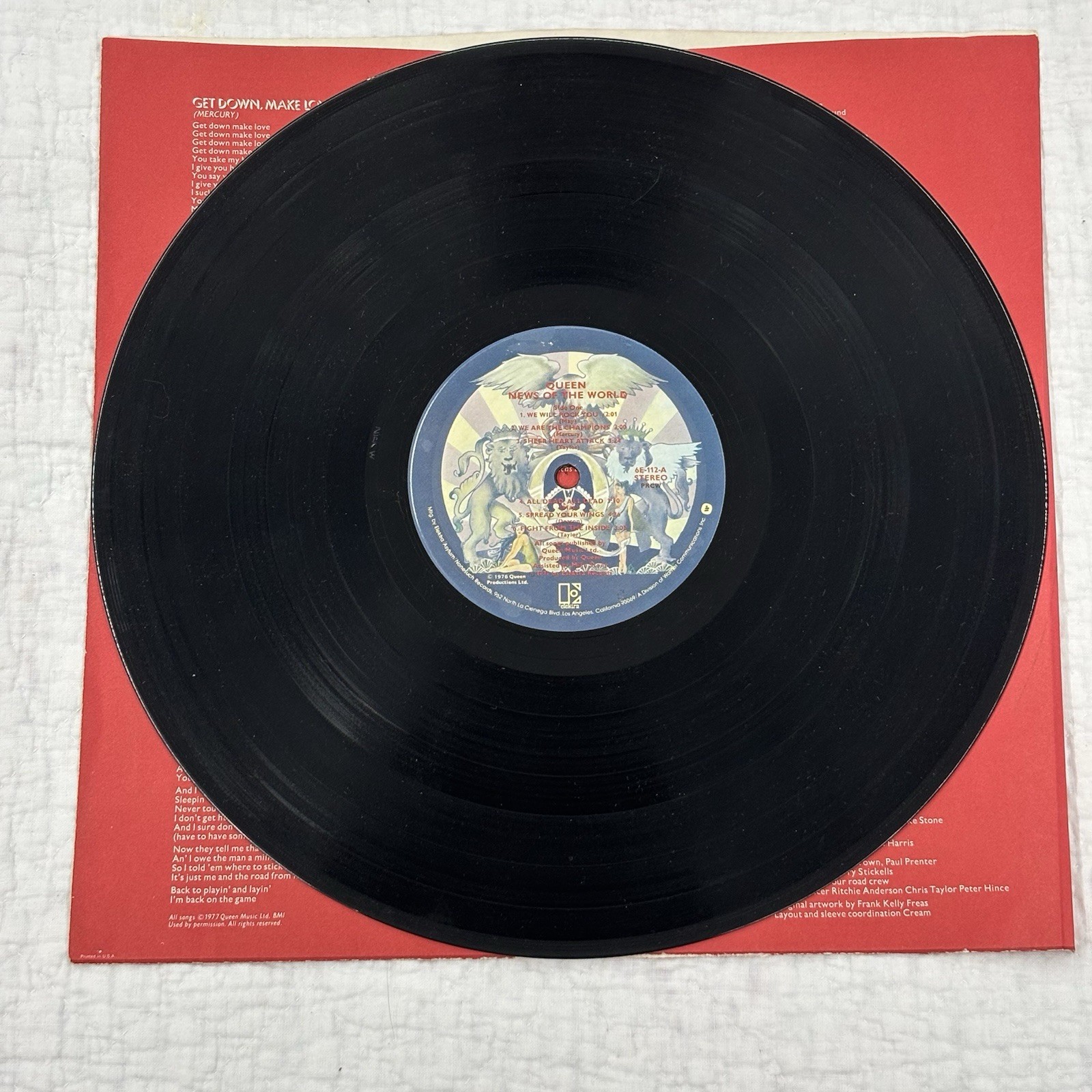 Vintage 1977 Queen Album NEWS OF THE WORLD Record Vinyl LP