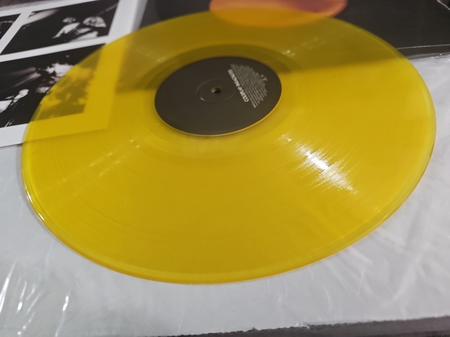 Super Rare Coldplay – Parachutes YELLOW VINYL LP IN ORIGINAL PLASTIC BUT OPENED