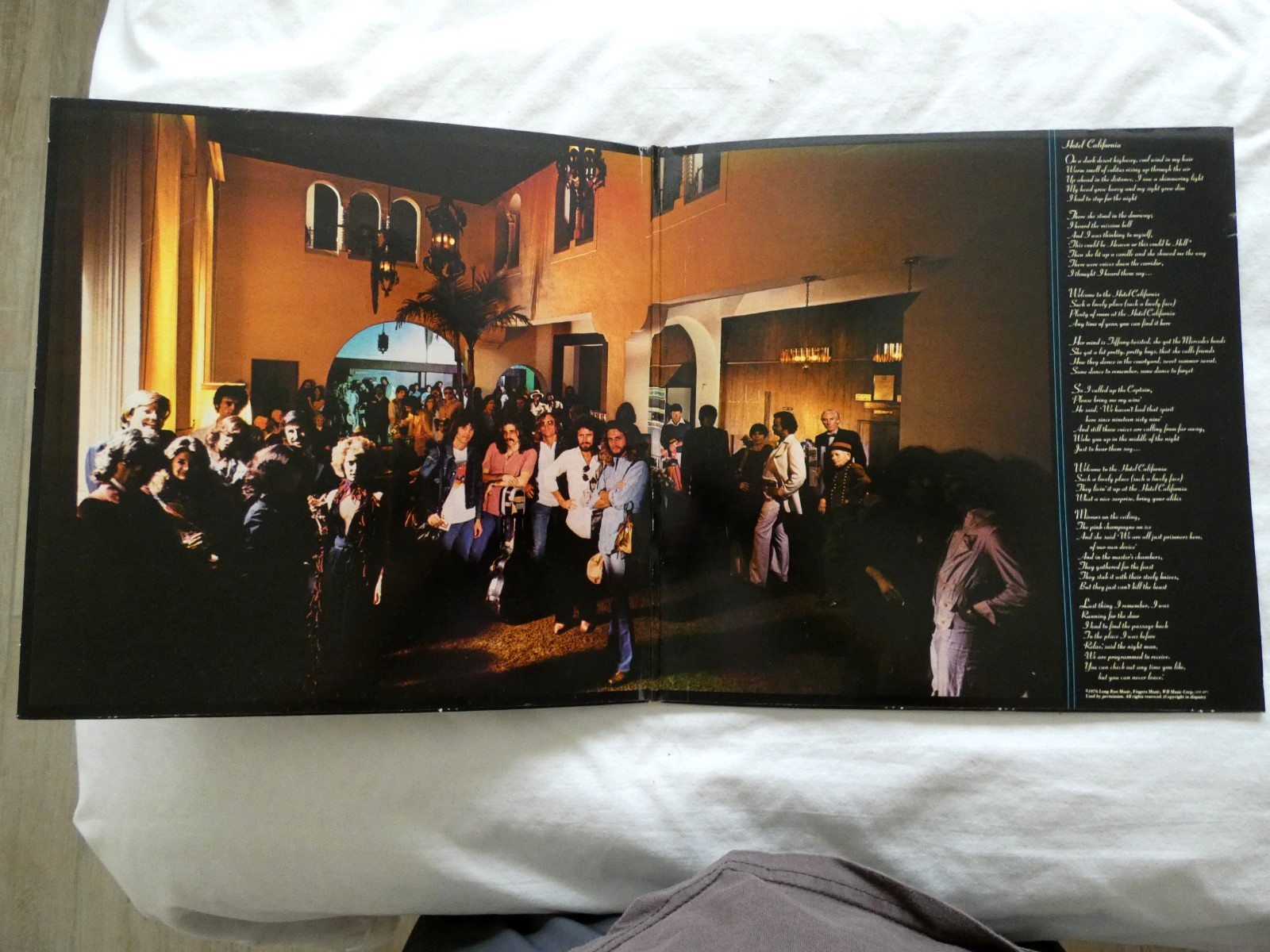 1976 EAGLES “HOTEL CALIFORNIA” ASYLYM 7E-1048 GATEFOLD POSTER EX