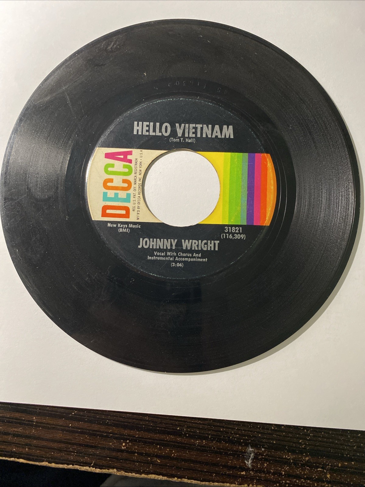 JOHNNY WRIGHT Hello Vietnam Mexico City 45 RPM 1965 DECCA Good Condition