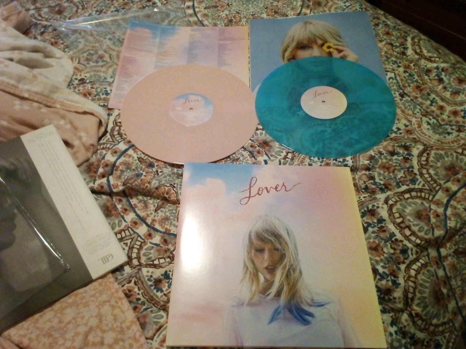 Taylor Swift – Lovers – Double Record Blue / White 2019 NM Played 1 Time
