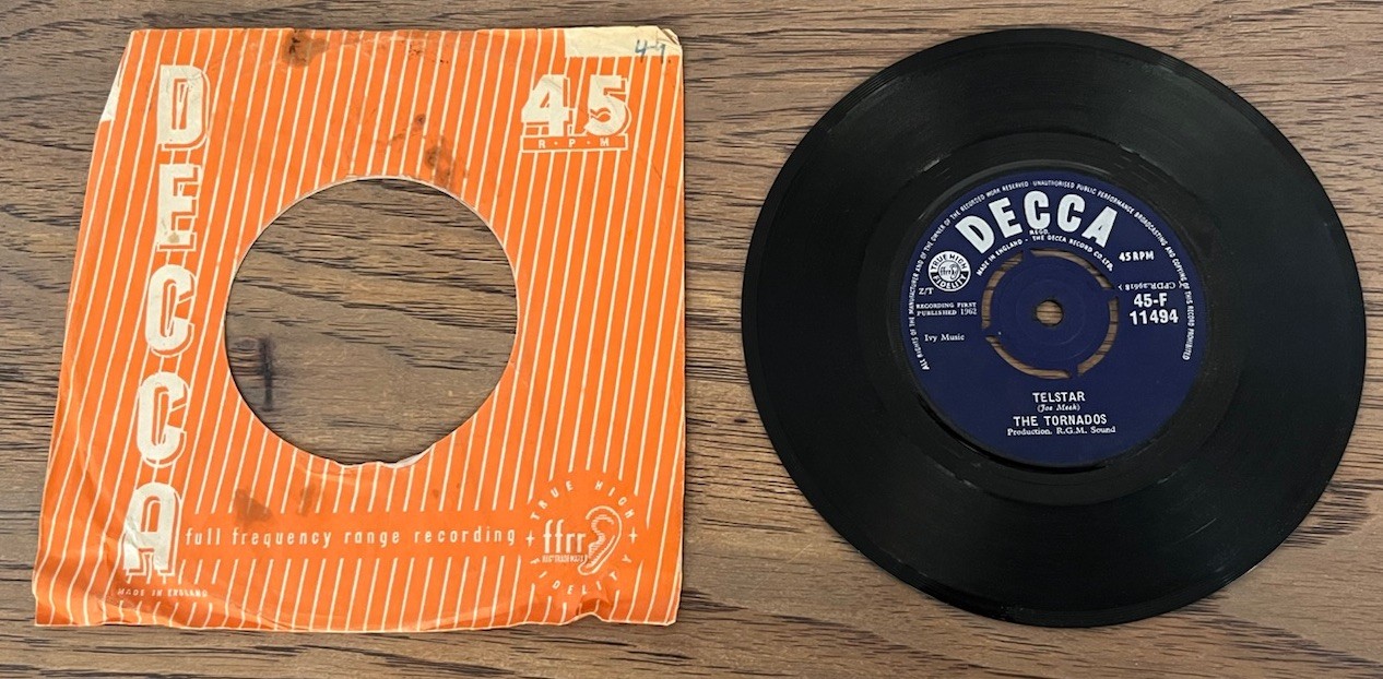 TORNADOS Telstar / Jungle Fever RGM JOE MEEK 1962 UK Decca F11494
