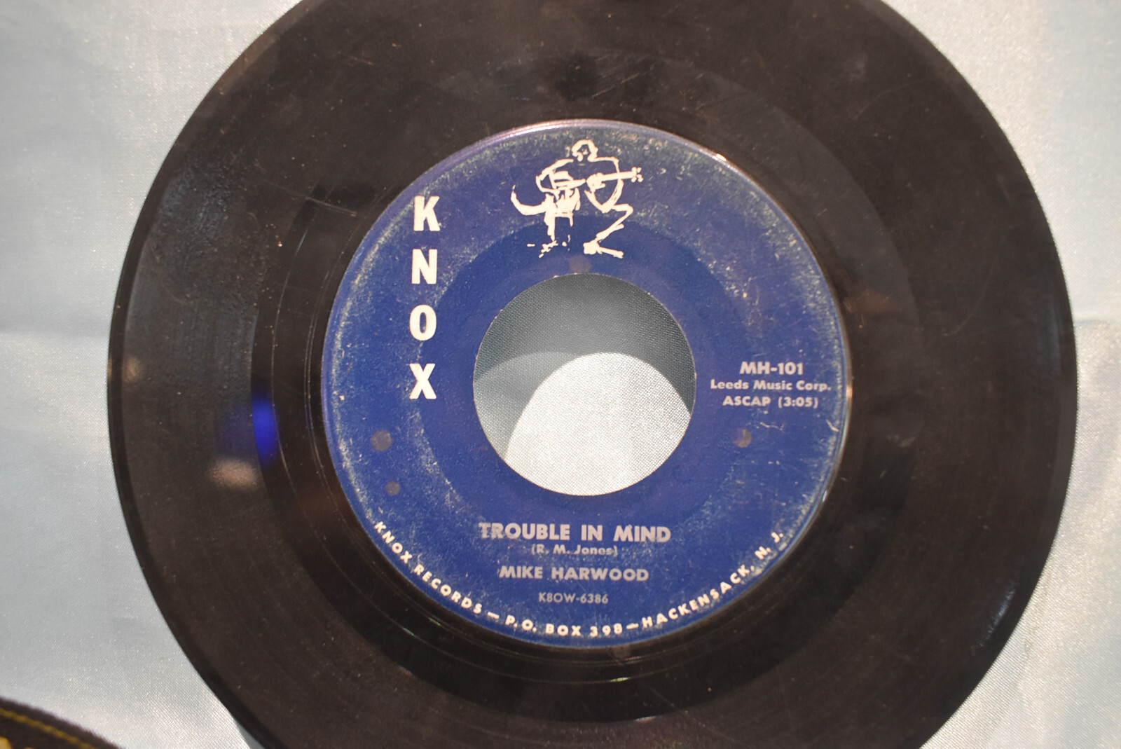 Mike Harwood ‘Trouble In Mind’ 45
