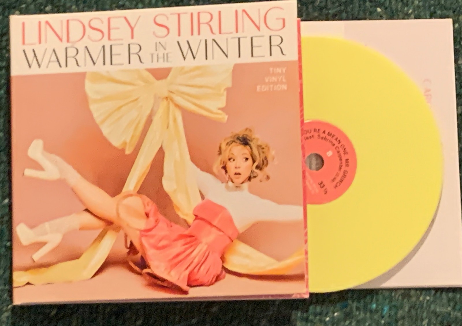 LINDSEY STIRLING & SABRINA CARPENTER Warmer In Winter 4″ Single Tiny Vinyl New