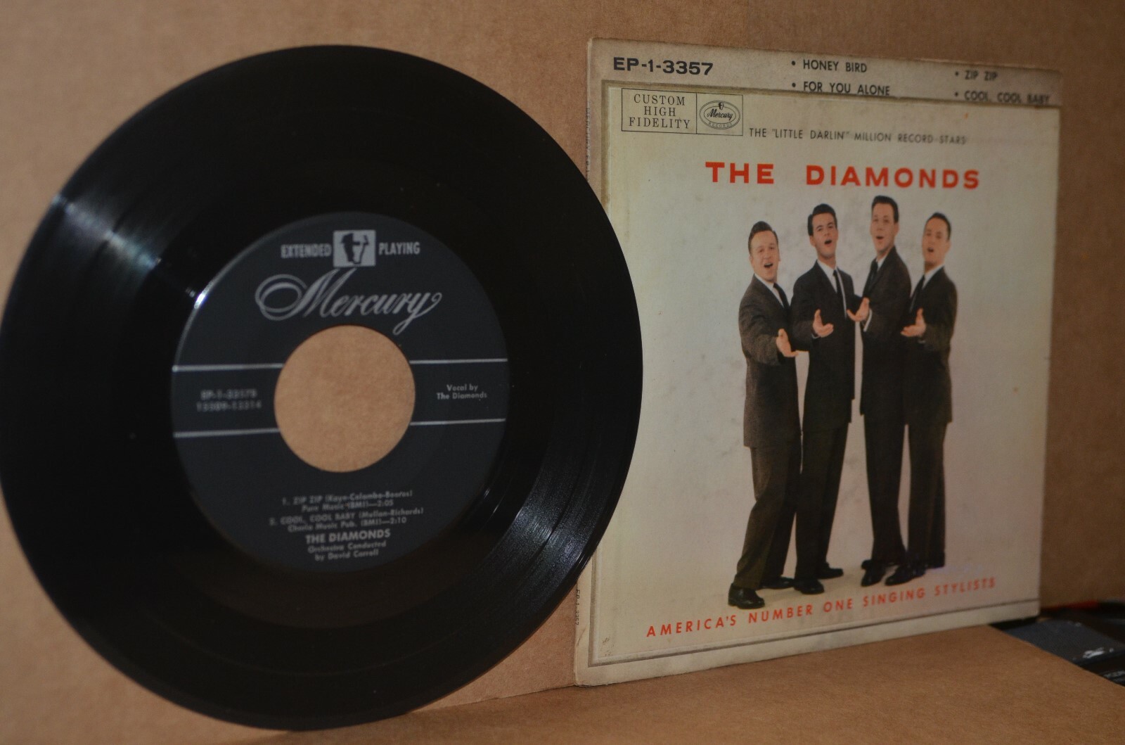 THE DIAMONDS 1957 SELF-TITLED MERCURY 3357 45 RPM VG++ EP & CARDBOARD COVER