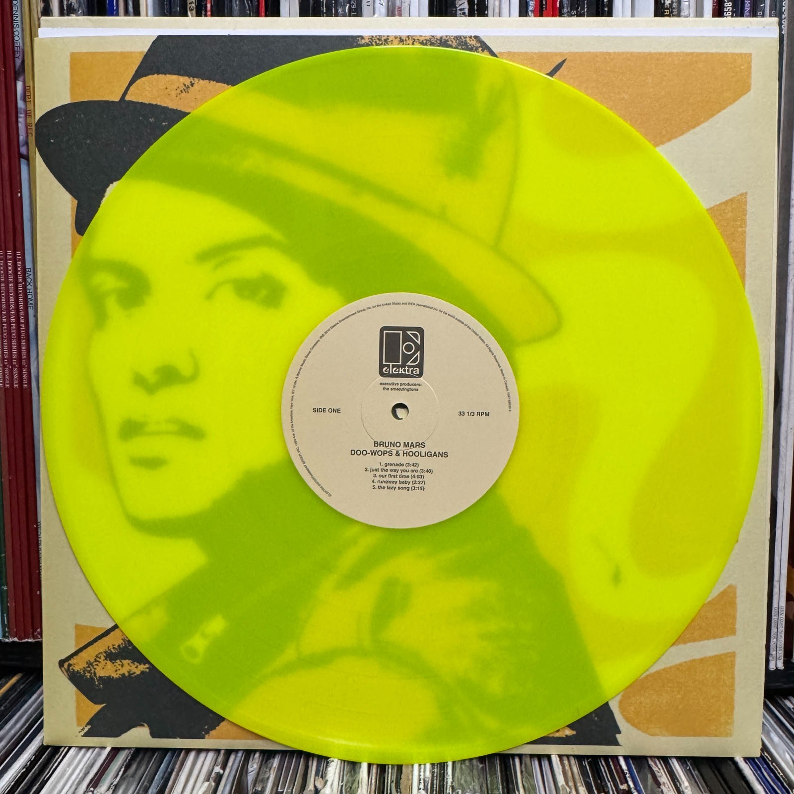 BRUNO MARS – DOO-WOPS & HOOLIGANS (NEON YELLOW VINYL LP) 2010 RARE 075678893032