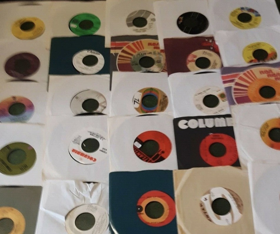 Lot of 25 various 45 vinyls. Pop, Soul, & Yacht Rock. 50s, 60s, 70s, 80s