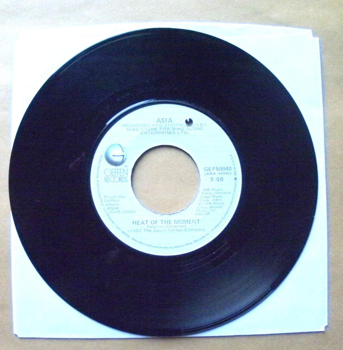 HEAT OF THE MOMENT/RIDE EASY-ASIA-GEFFEN RECORDS-GEF50040-1982-45 RPM-EXC SOUND