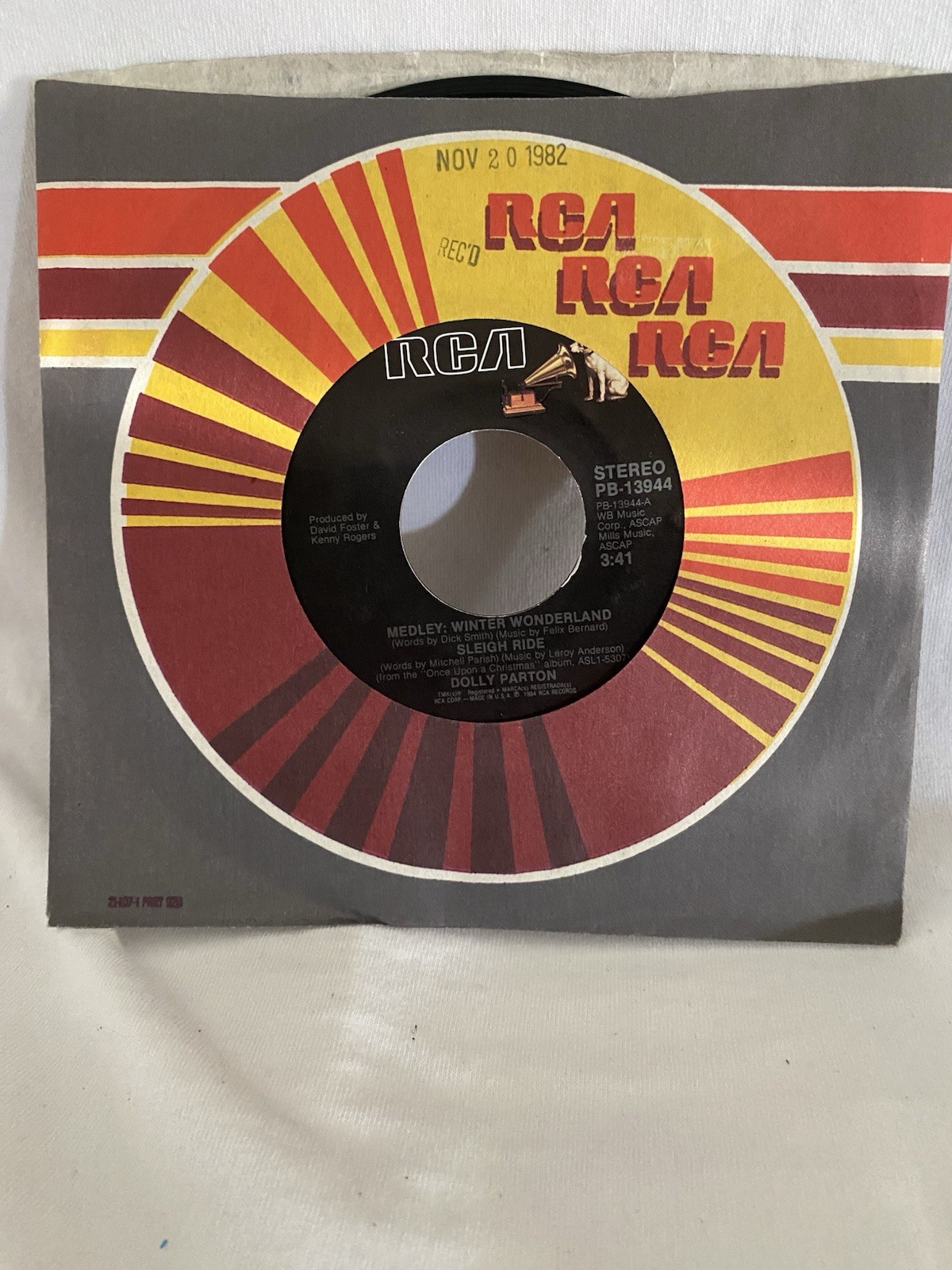 Dolly Parton medley winter Wonderland sleigh ride Kenny Rogers Christmas song 45