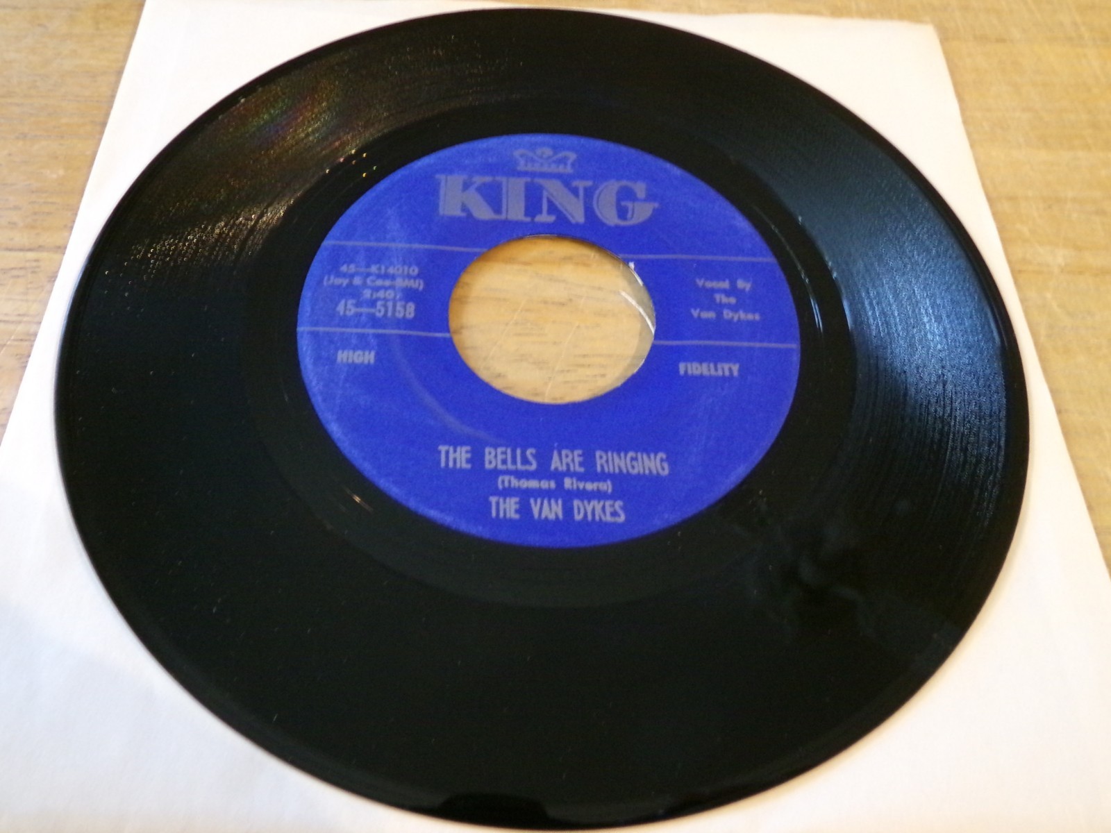 The Van Dykes 45 – The Bells are Ringing – King 45-5158 repro