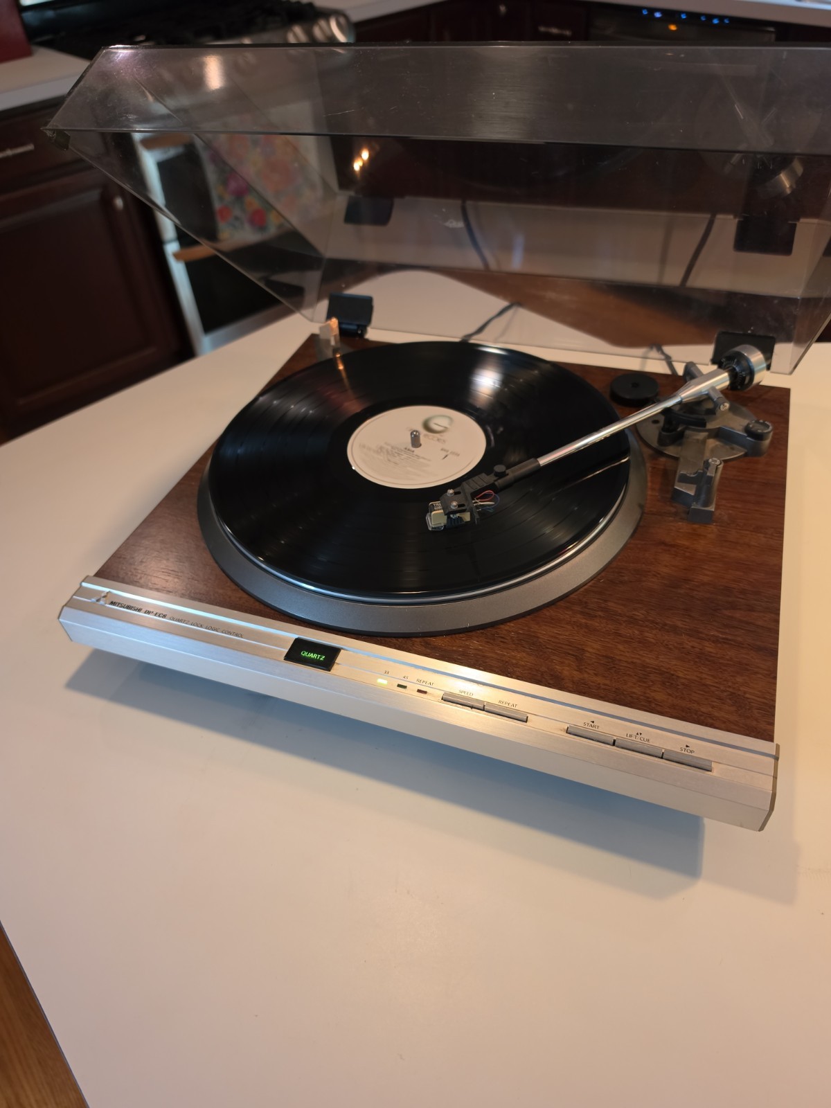 Vintage Mitsubishi DP-EC8 Record Player Stereo Turntable Quartz Lock Logic
