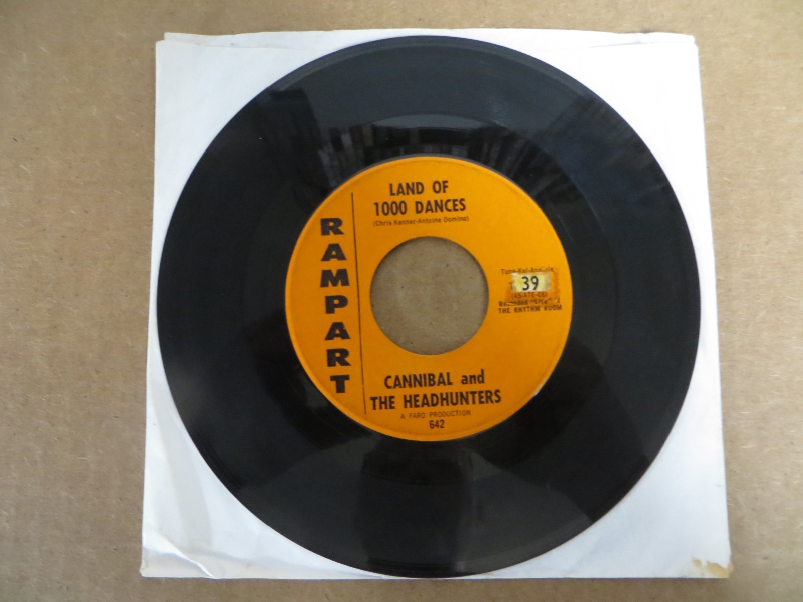 Cannibal & The Headhunters – Land Of 1000 Dances – 1965 Rampart 642 7″ Single VG