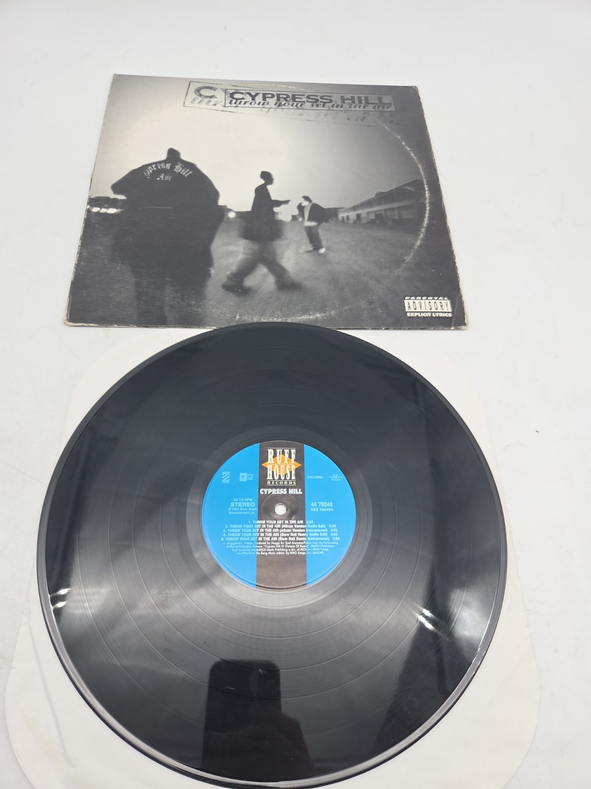 CYPRESS HILL -THROW YOUR SET IN THE AIR 12″ 662354 6 RUFFHOUSE RECORDS 1995 VG+
