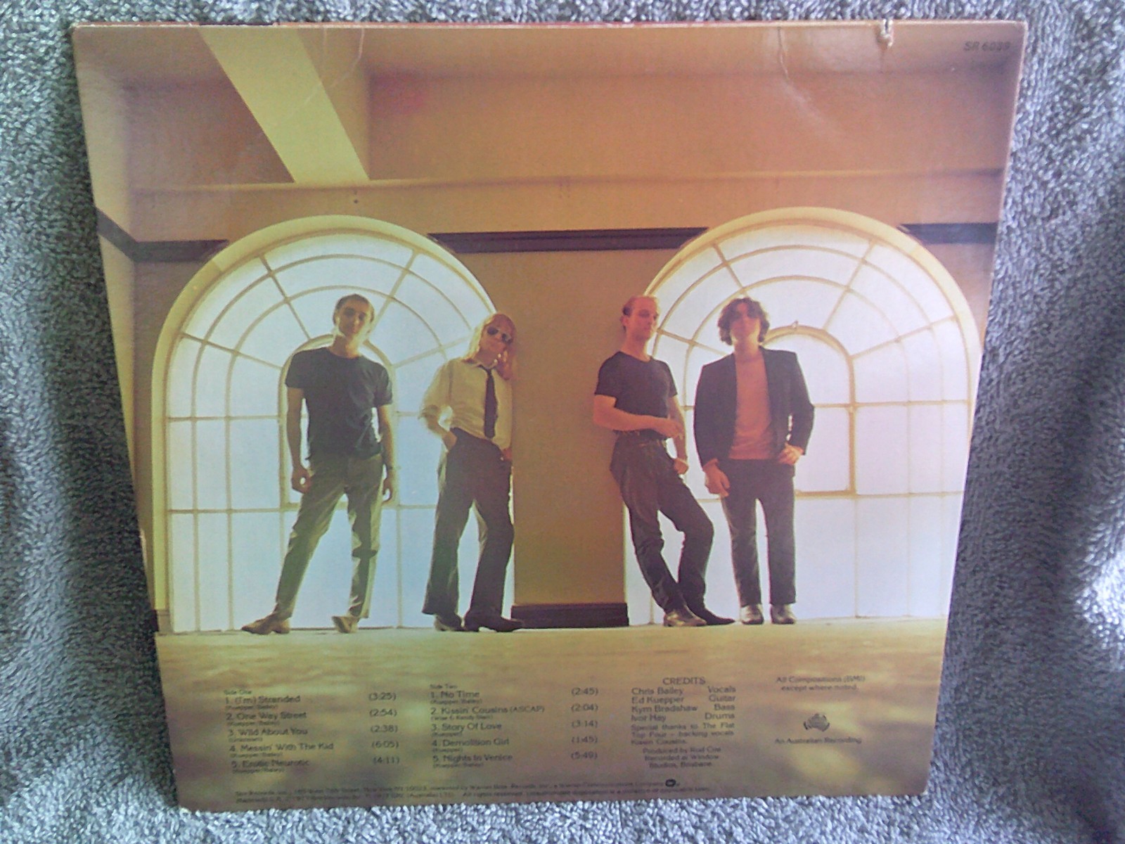 THE SAINTS – (I’M) STRANDED – US 1977 – SIRE – SR 6039 – CUT-OUT NOTCH