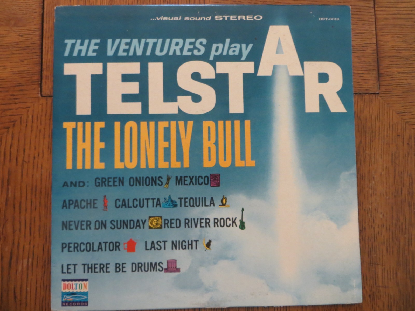 Ventures – Play Telstar, The Lonely Bull & Others – 1963 Vinyl LP VG+/VG+