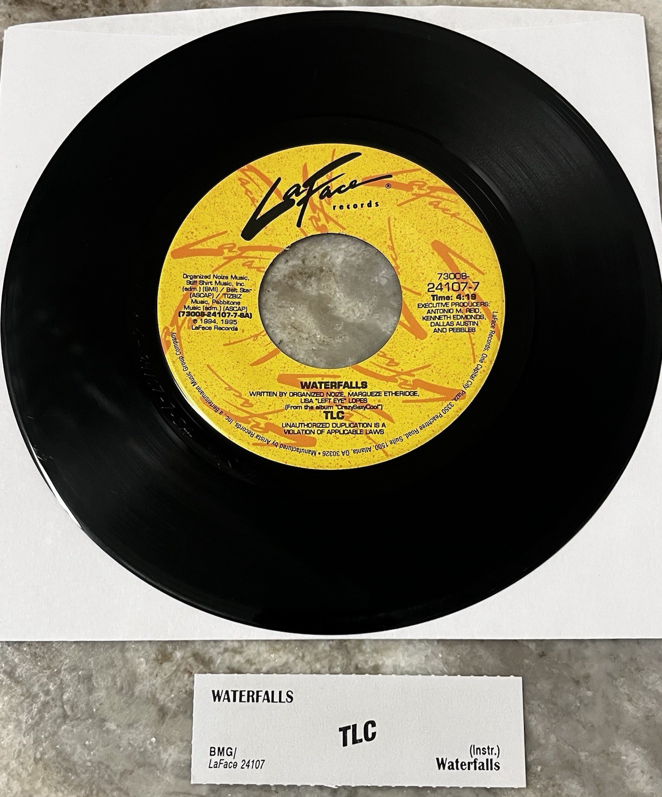 1995 TLC 45 “ Waterfalls / instrumental ” La Face 24107-7 Excellent Look
