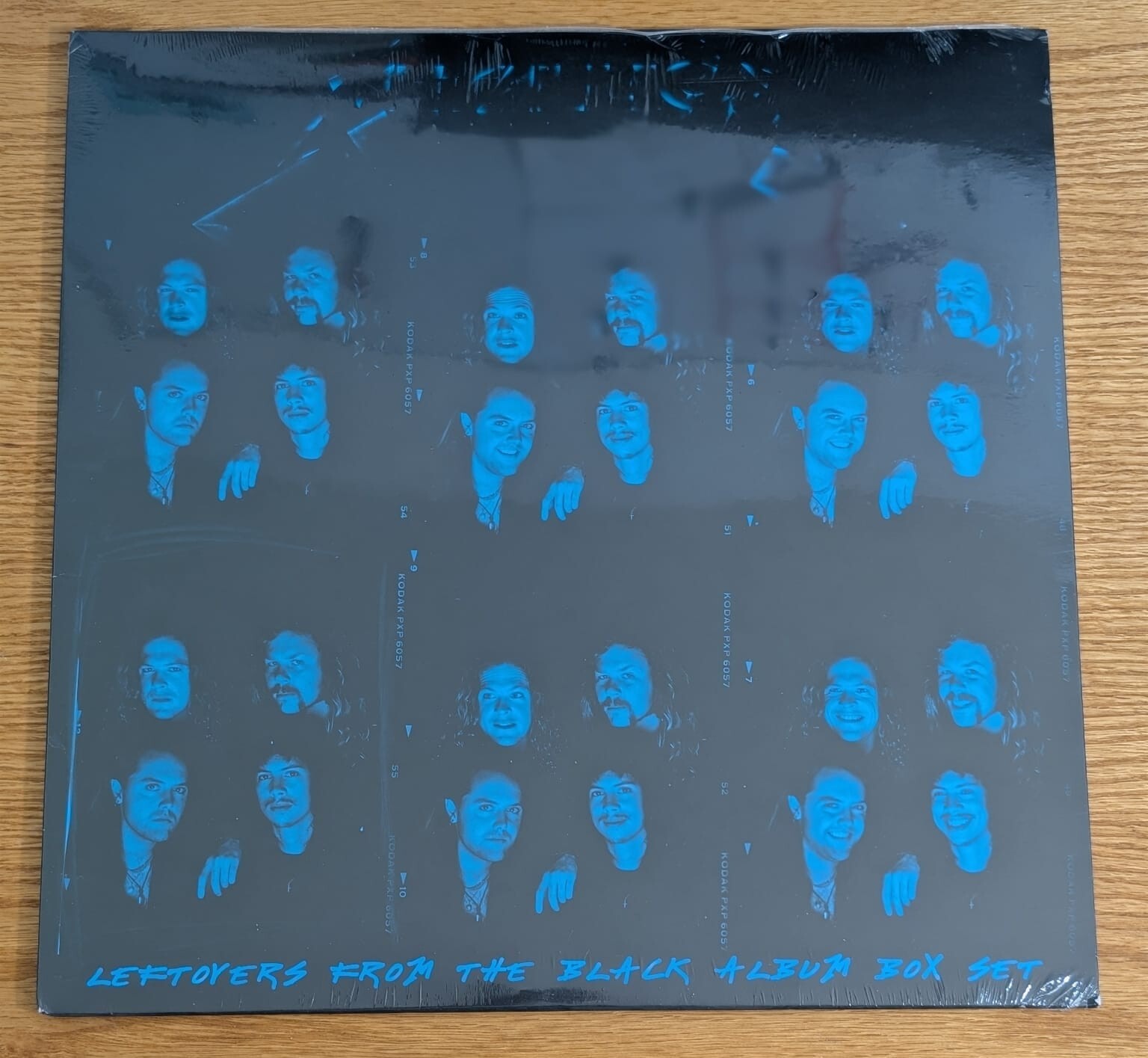 METALLICA – LEFTOVERS FROM THE BLACK ALBUM BOX SET – ED#8 NO.6366 VINYL LP – DC