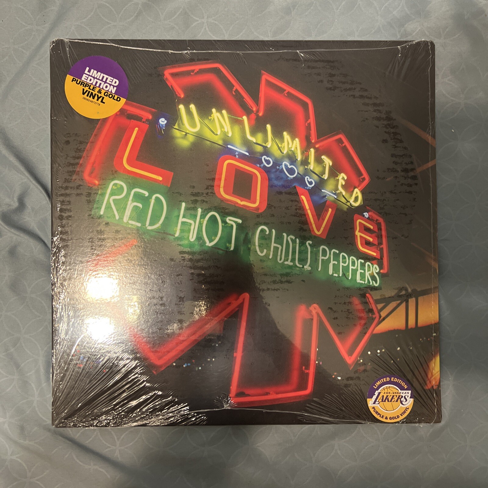 RED HOT CHILI PEPPERS UNLIMITED LOVE PURPLE AND GOLD VINYL LP LAKERS WOW