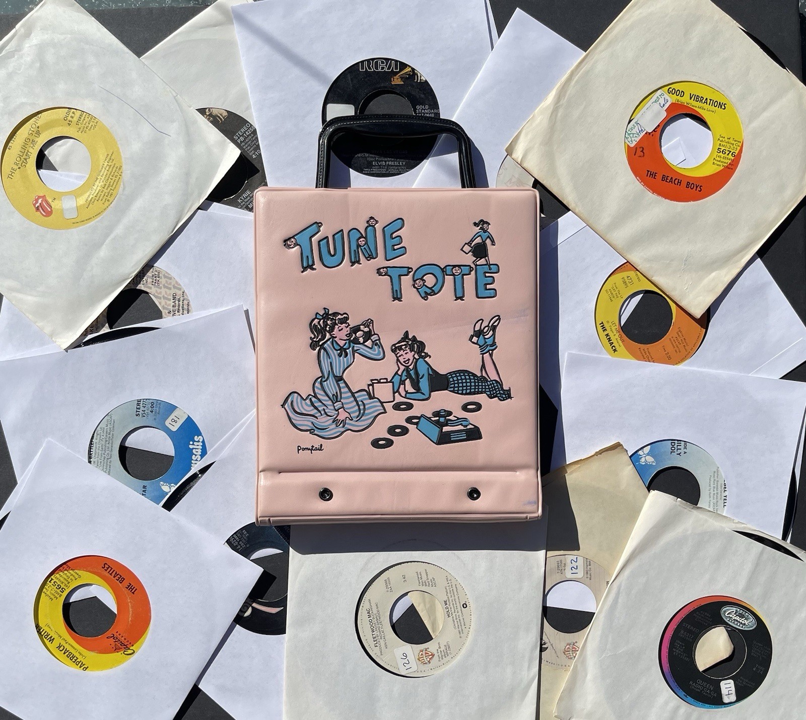 Tune Tote + 14 Classic VINYL 45 RPM – VARIOUS 60s 70s 80s Beatles Beach Boys VG+