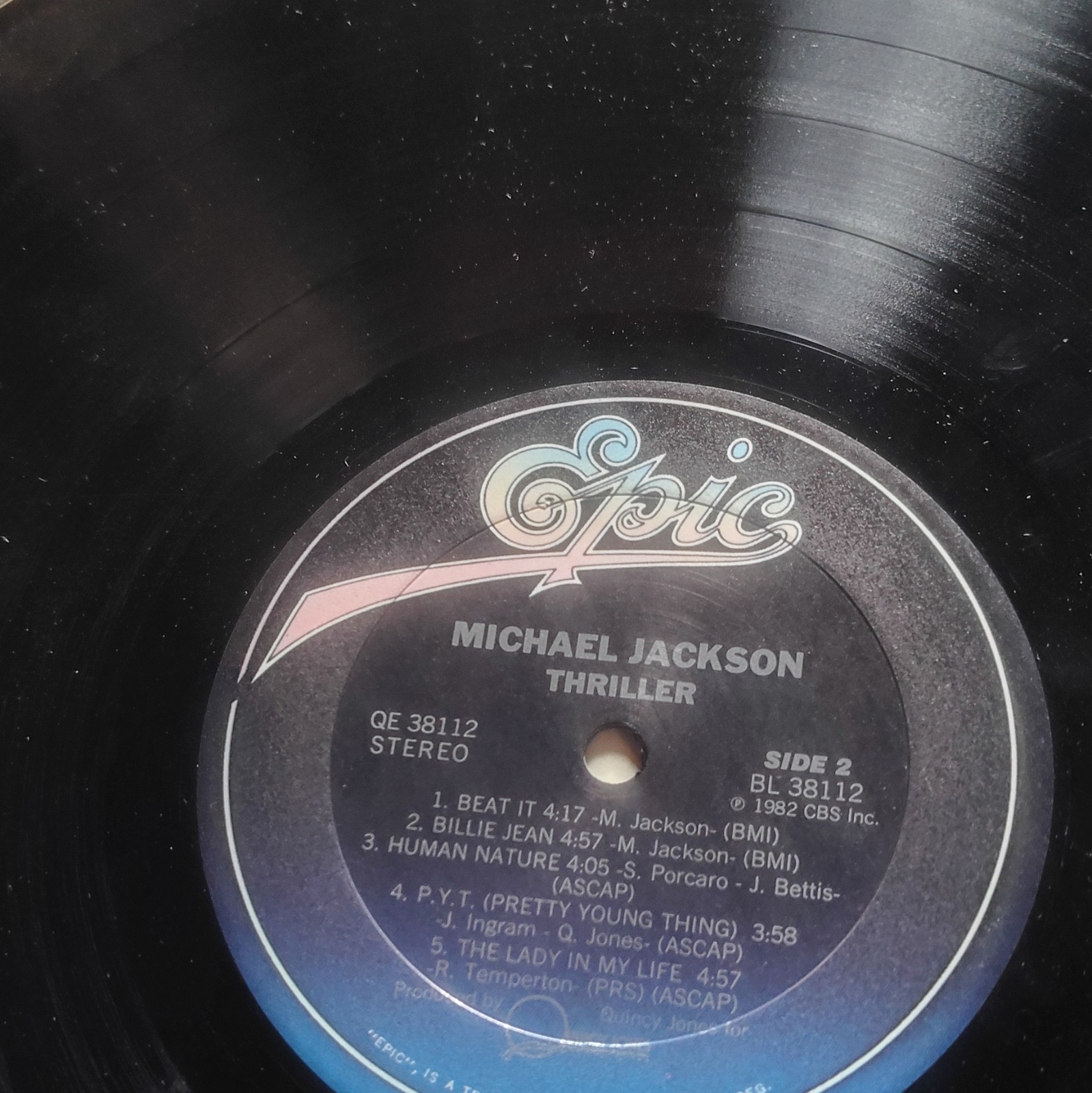 MICHAEL JACKSON THRILLER – RARE BACK COVER ERROR VINYL RECORD QE 38112 1st PRESS