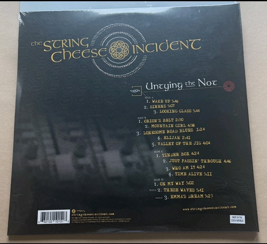 Untying the Not-Gold Colored Vinyl by The String Cheese Incident (Gold Vinyl 2LP