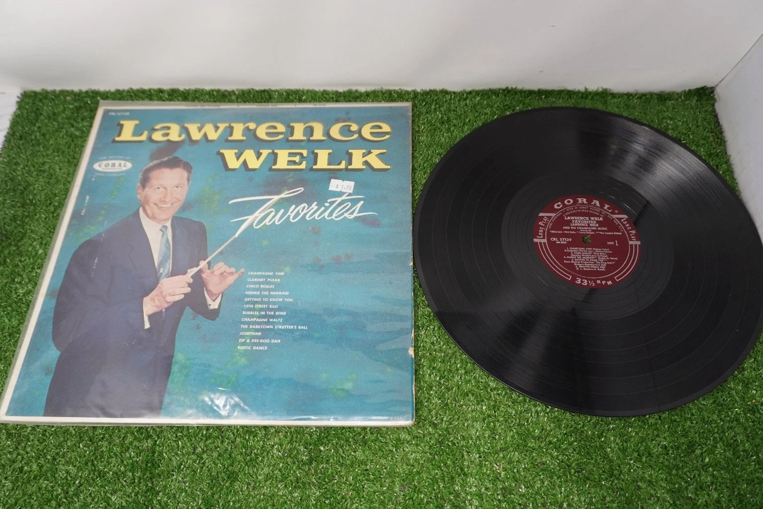 Lawrence Welk – Favorites 12″ LP Record 33 RPM Coral Easy Listening (AMAZING
