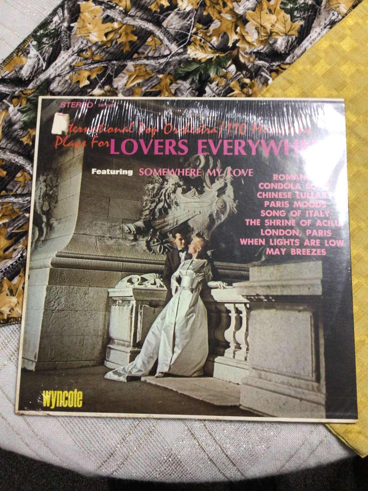 International Pop Orchestra 110 Musicians Plays for Lovers Everywhere, SEALED NM