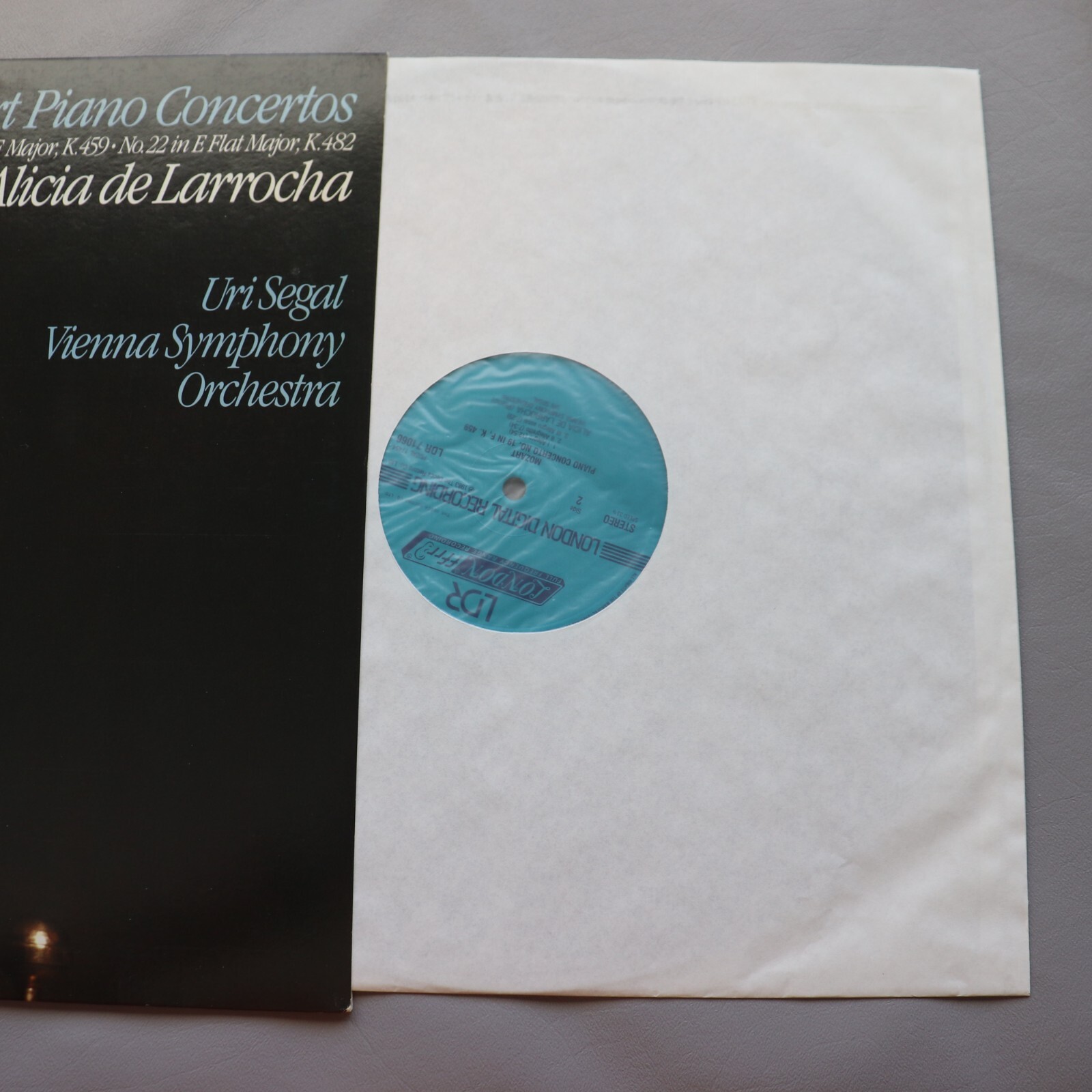 Mozart Piano Concertos No 19 22 LP Alicia De La Rocha Decca 1983 Vienna Symph