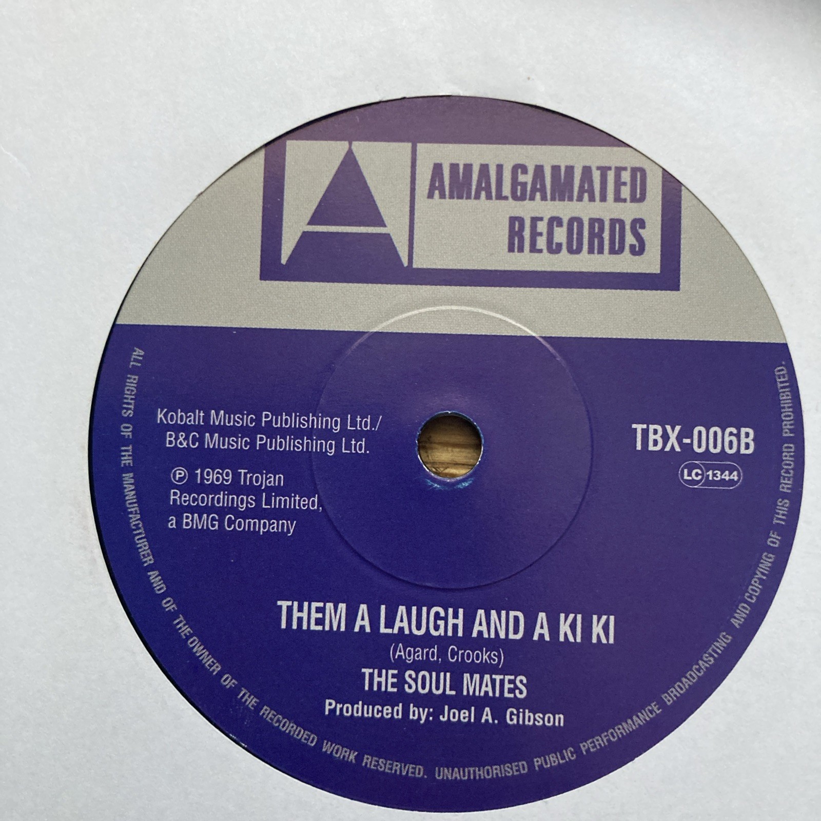 Pioneers , Mama Look Deh / them a laugh and a Kiki , 7 ” Amalgamated reggae ska