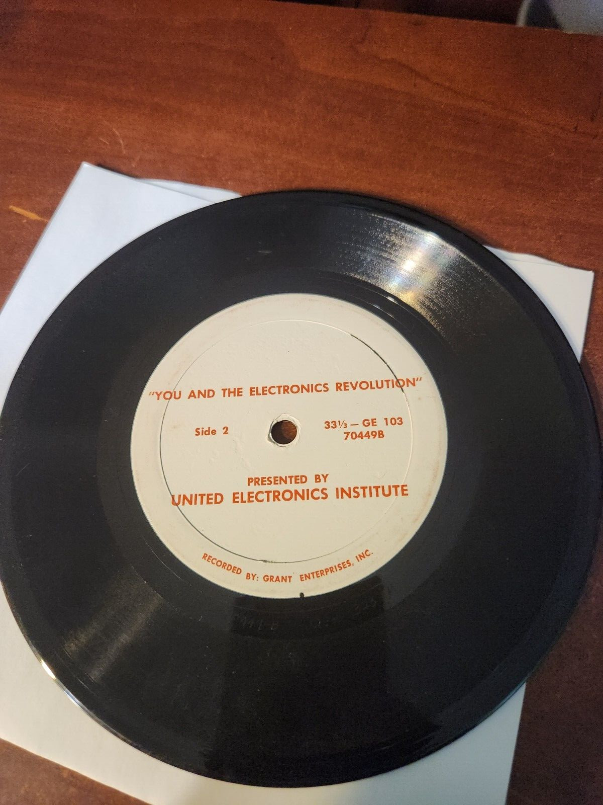 United Electronics Institute You And The Electronics Revolution (7″ 33 RPM