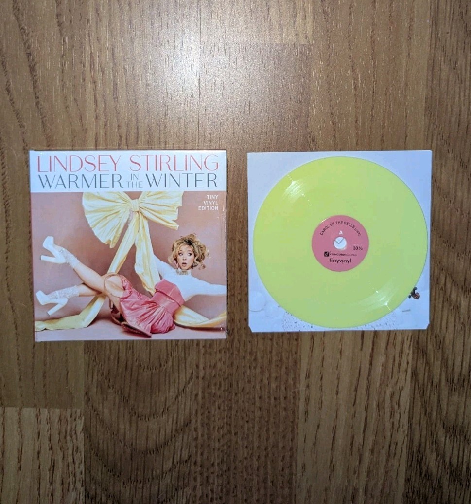 LINDSEY STIRLING & SABRINA CARPENTER – Warmer In The Winter 4″ TINY VINYL Yellow