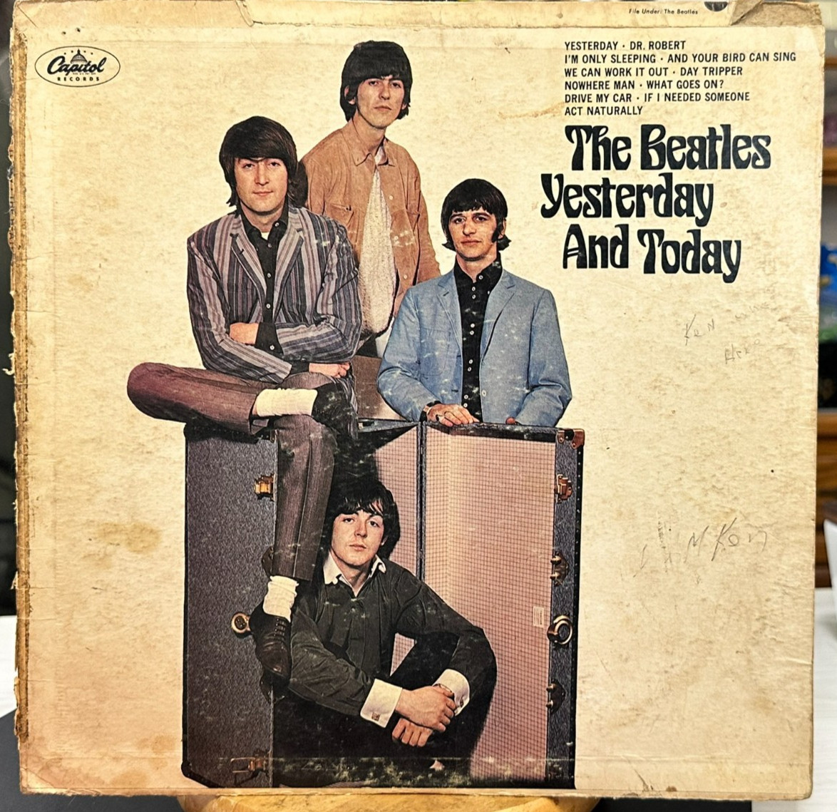 THE BEATLES YESTERDAY AND TODAY 1966 LP CAPITOL RECORDS ST2553 VG+ VINTAGE RARE