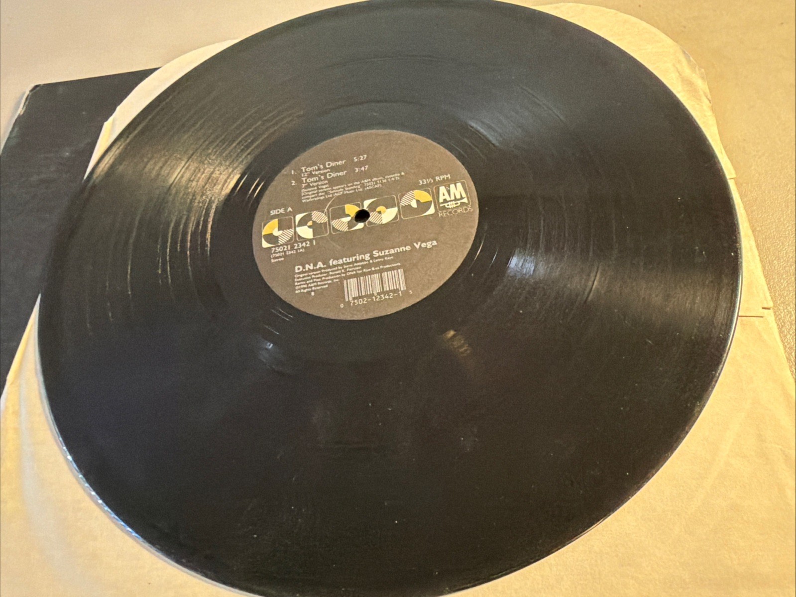 D.N.A. Featuring Suzanne Vega – Tom’s Diner – 12” Single Vinyl Record 1990