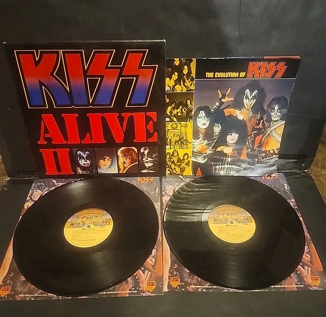 KISS Alive II VINYL Casablanca 1977 NBLP 7076 Album STERLING PRESSING W/Booklet
