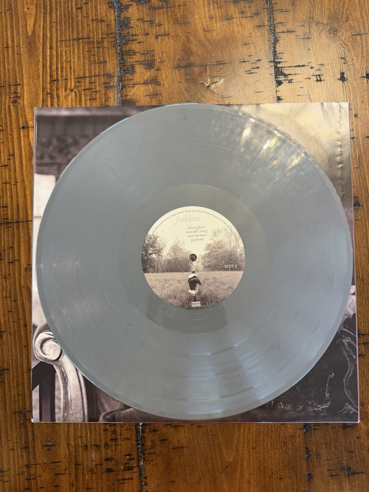 Taylor Swift – folklore « running like water » Limited Edition Silver Vinyl