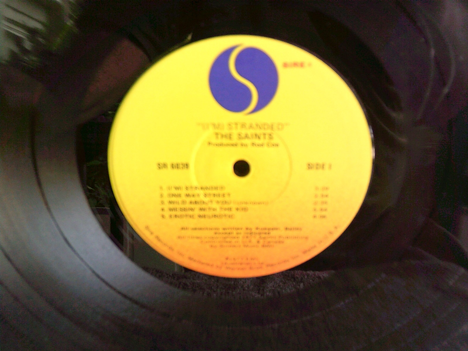 THE SAINTS – (I’M) STRANDED – US 1977 – SIRE – SR 6039 – CUT-OUT NOTCH