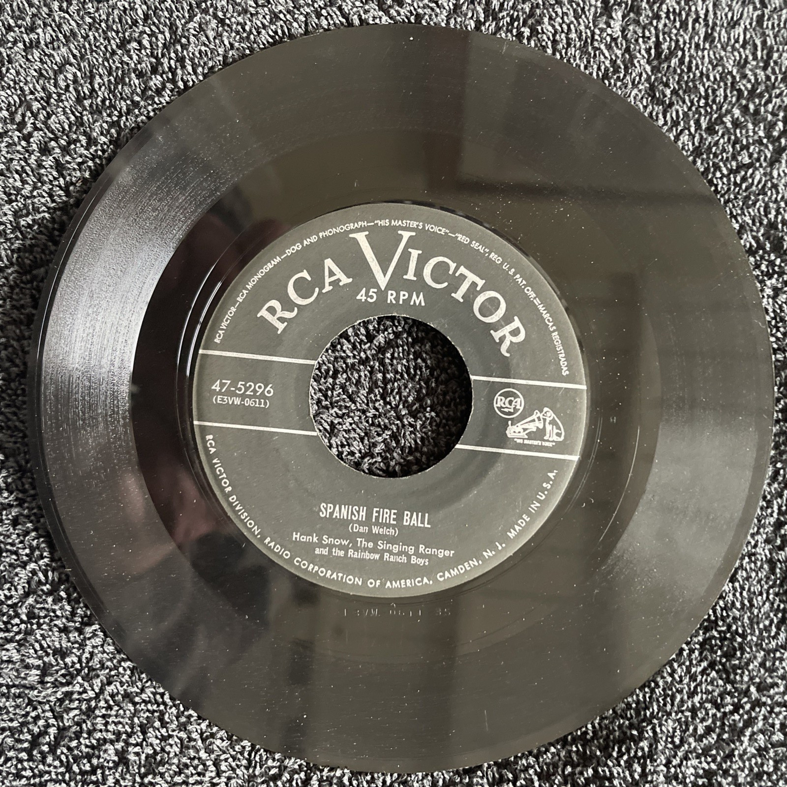 Hank Snow: Spanish Fire Ball / Between Fire & Water 45 RPM (RCA Victor, 1953)
