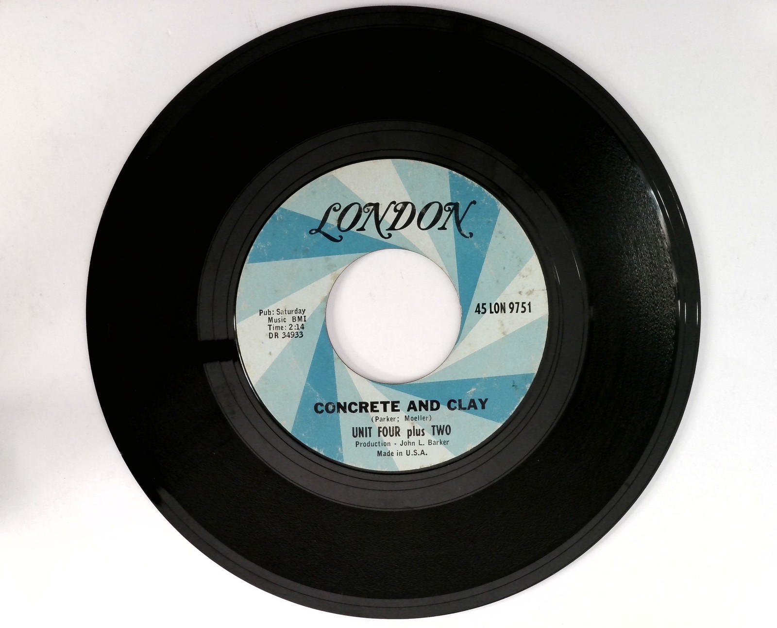 Unit Four Plus Two – Concrete And Clay 7″ Record 1965 London Pop 45 RPM