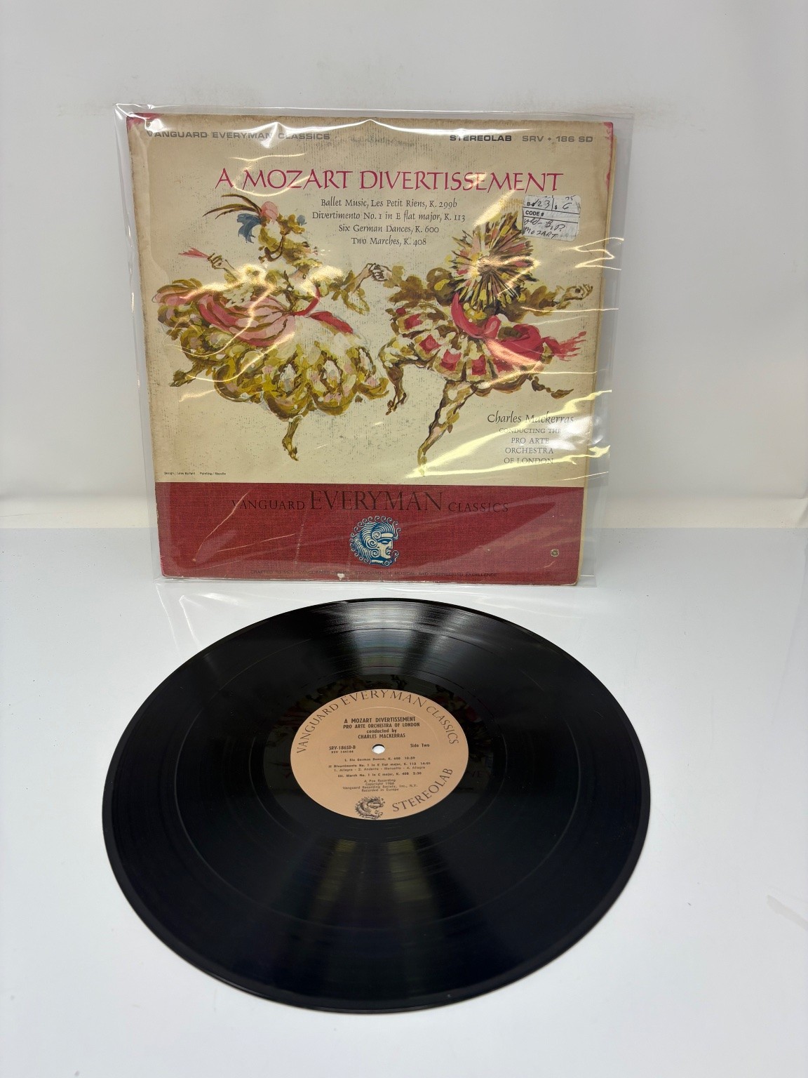 Mozart – A Mozart Divertissement LP 1965 Vanguard Classical 33⅓ RPM